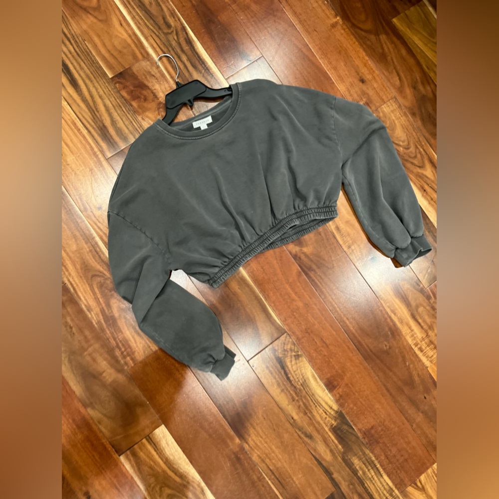 GREY TOPSHOP SWEATER CROP TOP WITH WAIST BAND😍🩶